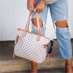 Checkered tote bag